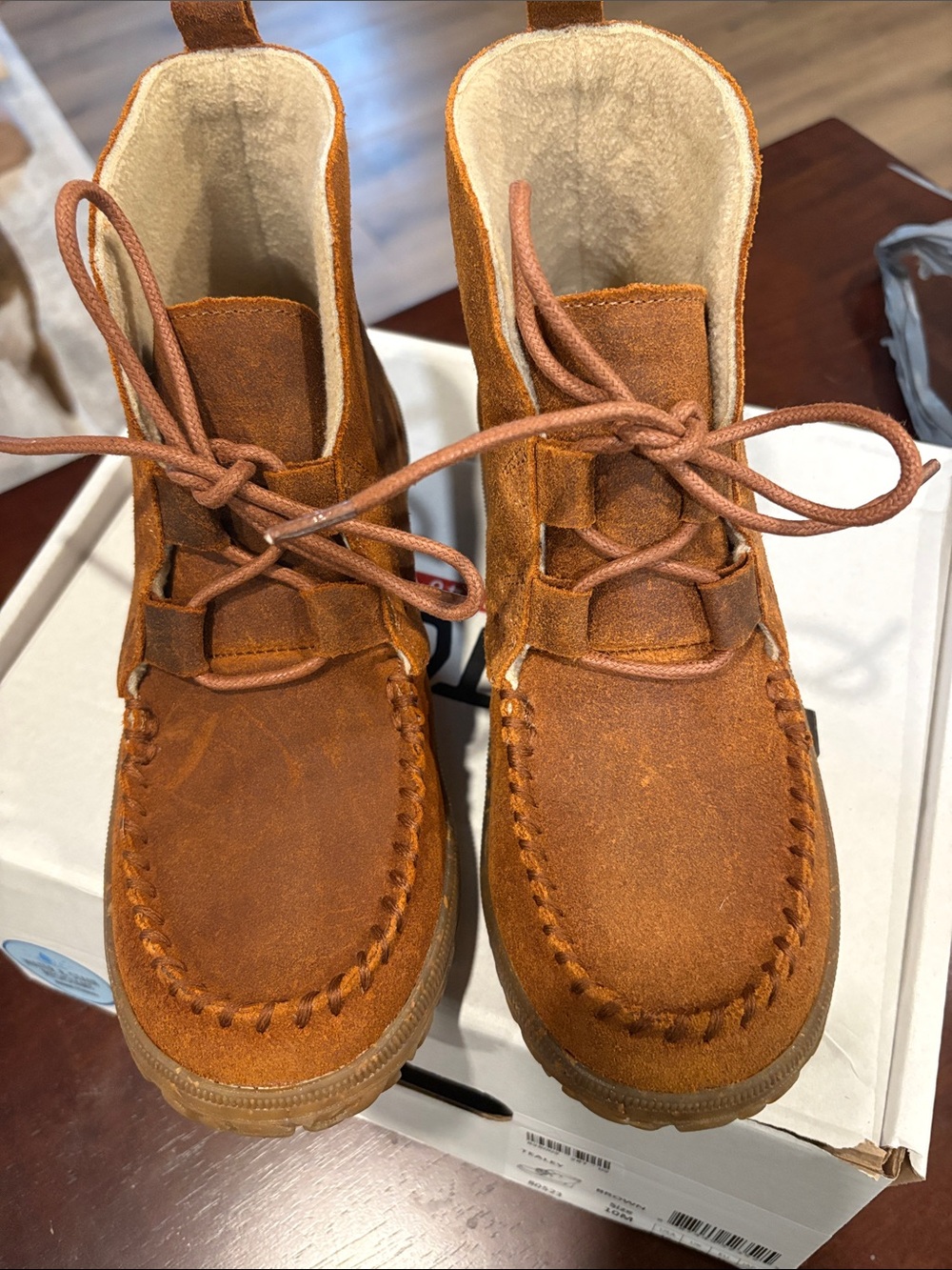 New Minnetonka Tealey Boots - Picture 3 of 3